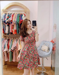 Váy hoa viền bèo