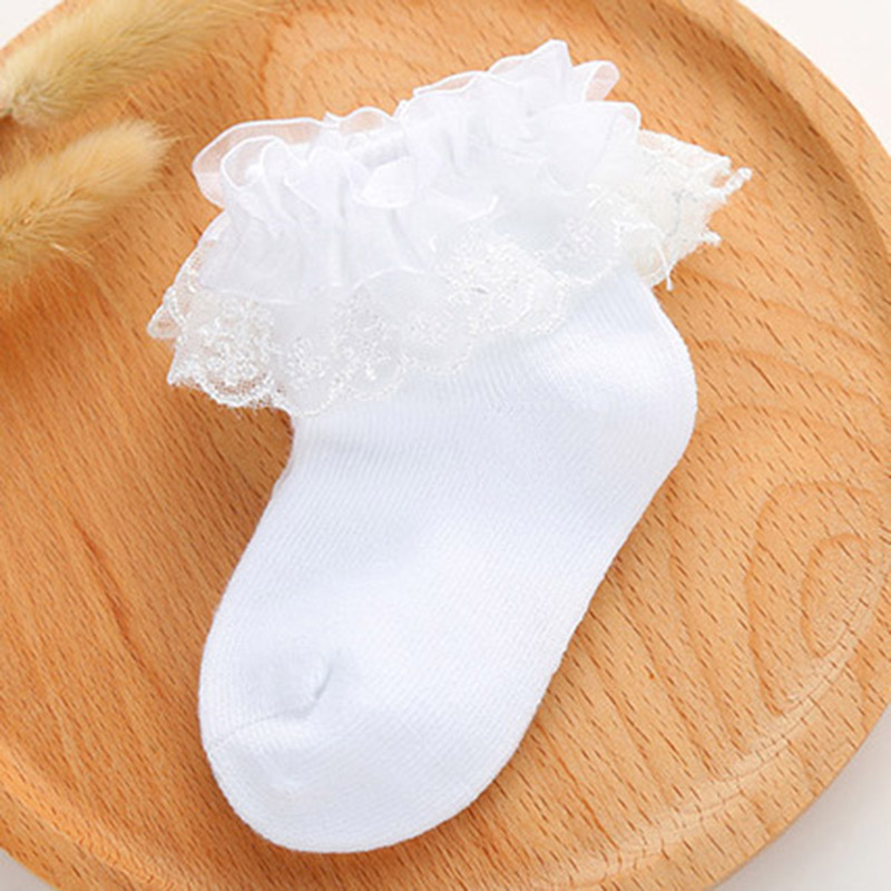 Tất kiểu công chúa phối ren xinh xắn cho bé gái từ 0-3 tuổi