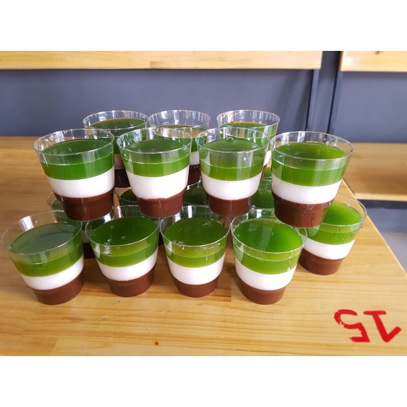 100 Ly hàng không đựng tiramisu, panna cotta , mousse  kèm nắp bằng