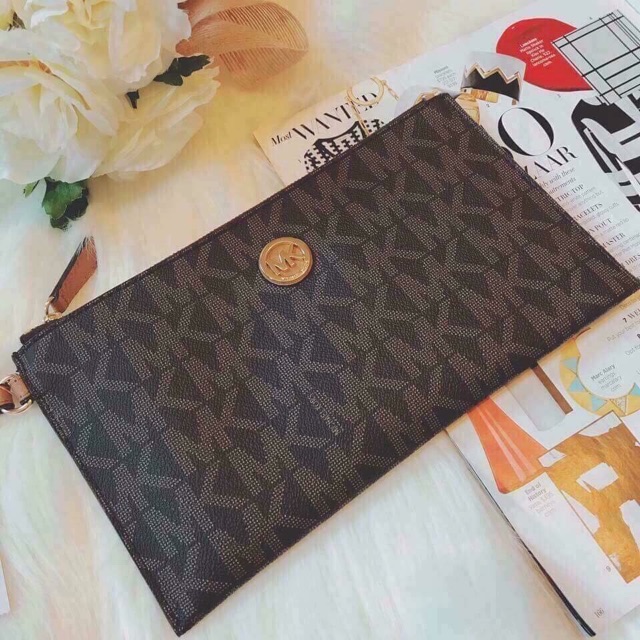 VÍ CẦM TAY CLUTH MK AUTH
