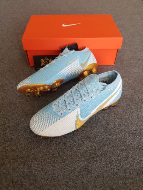 Giày đá bóng Mercurial Vapor 13 FG