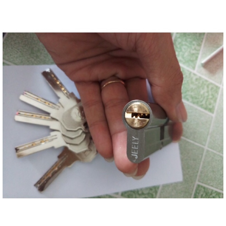 Tim khoá tay gạt lõi đồng 70x32 ( loại 2 đầu chìa )