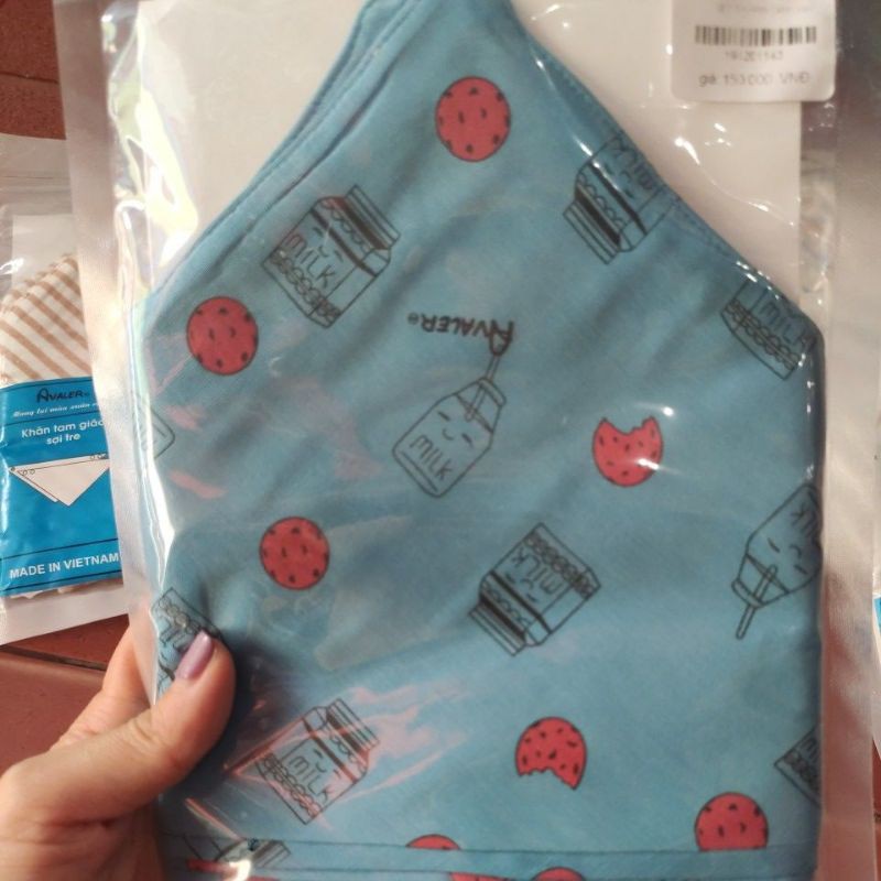 Khăn yếm tam giác sợi tre Avaler cho bé trai, bé gái nhiều mẫu