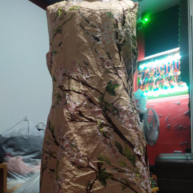 Đầm body thêu chất xịn 50k đi đơn ạ