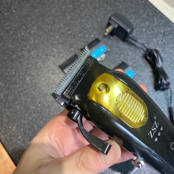 Tông đơ cắt tóc ZSZ F35A lưỡi kép thép thoáng và mỏng bảo hành 6 tháng