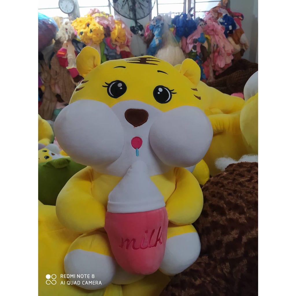Gấu bông Cọp bông ôm bình sữa