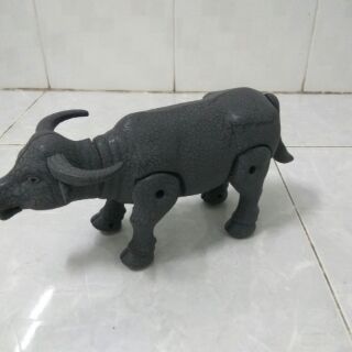 Con trâu dùng pin