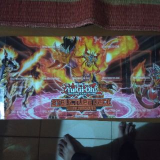Bàn đấu bài bằng giấy