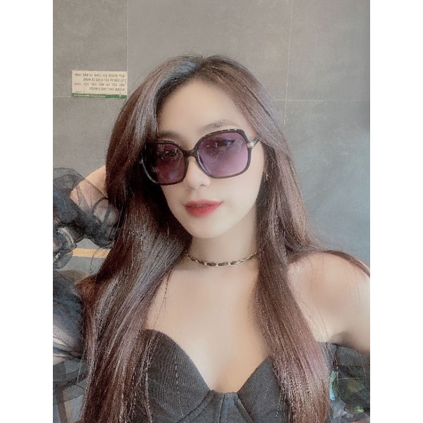 Kính Sinsay lỗi nhẹ còn 150k chính hãng có mail mua hàng của web chính hãng