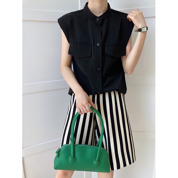 Áo sơ mi nữ sát nách có độn vai - A001