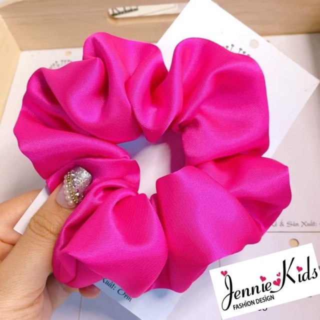 Cột tóc phồng hottrend cho bé yêu