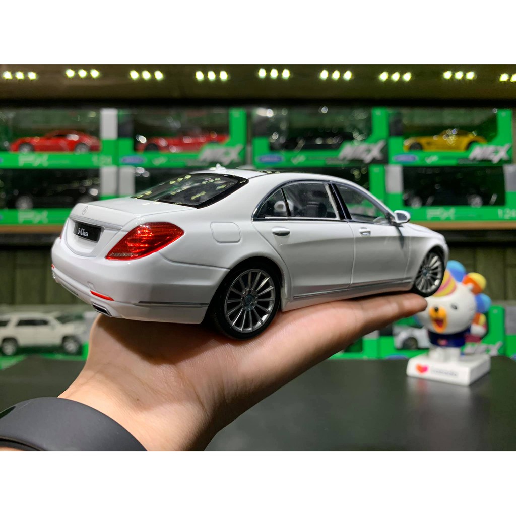 Xe mô hình Sắt Mercedes-Benz S500 Welly tỉ lệ 1:24 màu trắng