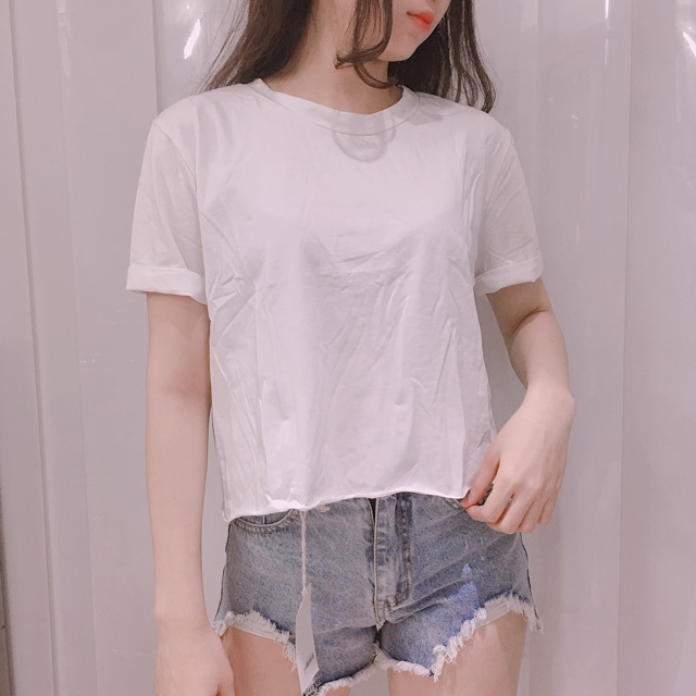Áo Croptop trơn 2 màu đen trắng LOVI