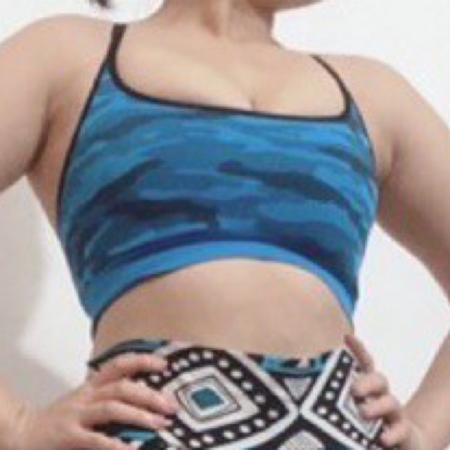 Thanh lý tủ đồ : áo tập gym / áo bơi size M new tag