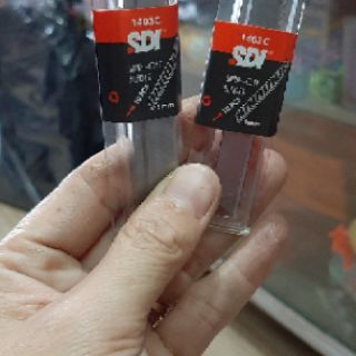 Lưỡi dao rọc giấy nhỏ.