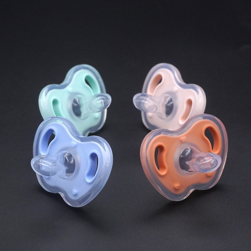 Núm Vú Giả Đầu Tròn Phẳng + Dây + Hộp Đựng Sữa Hình Táo Nhân Tạo Mềm Mại Không BPA Dành Cho Bé Sơ Sinh