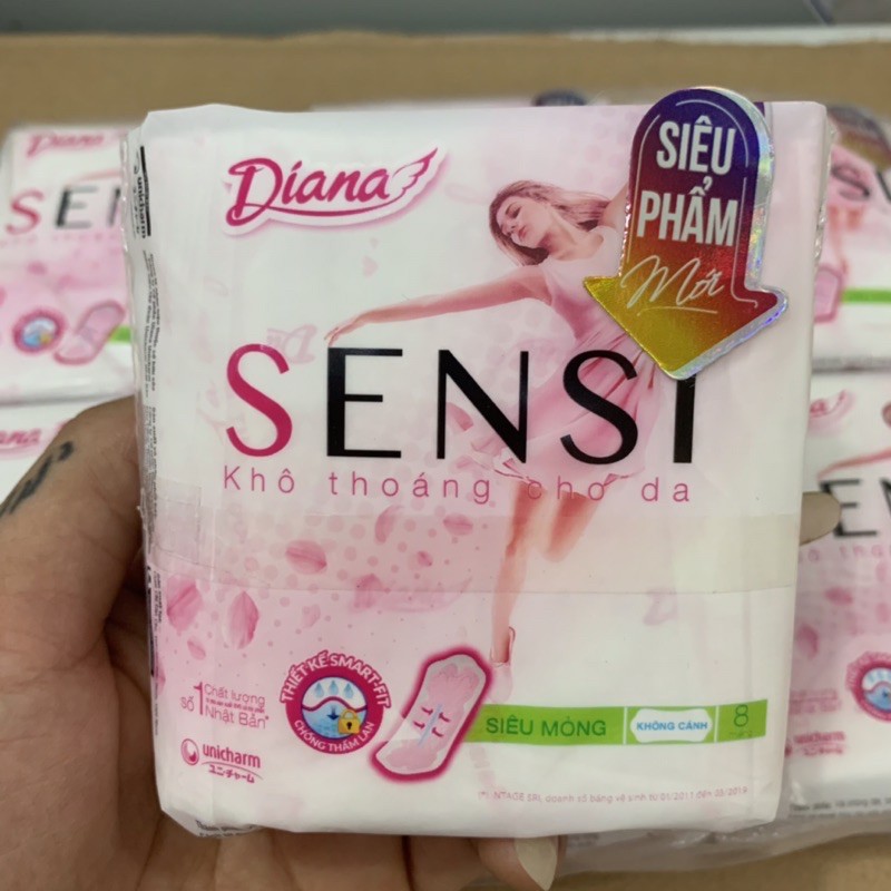 Băng vệ sinh Diana Sensi siêu mỏng không cánh và có cánh 8 miếng