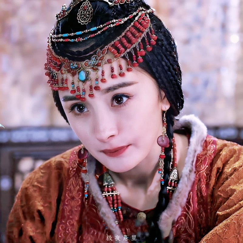 Dây đeo trán dị vực giống dương mịch hộc châu phu nhân