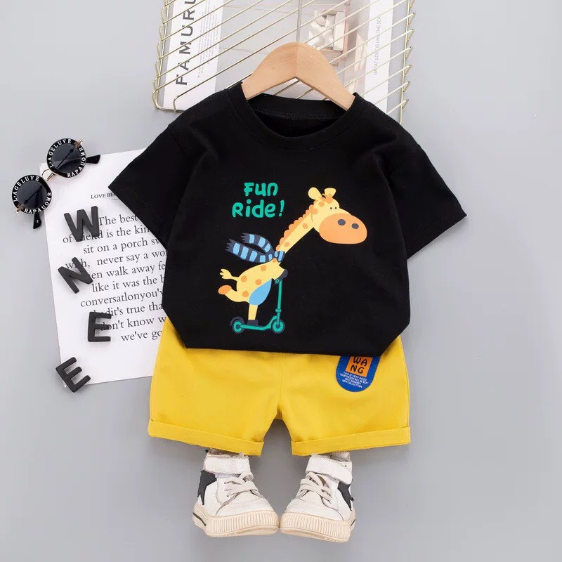 Bộ cộc tay bé trai cotton thoáng mát, in hình hươu cao cổ đáng yêu size 8 - 18 kg