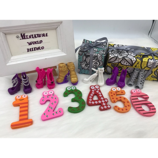 Giày búp bê monster high MH, Hasbro, bratz, eah ... chính hãng, còn rất rất mới.