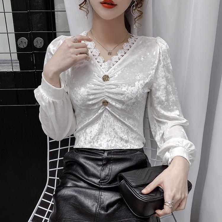 Áo nhung cổ chữ V phối ren vàng phong cách Hàn Quốc thiết kế mới cho nữ