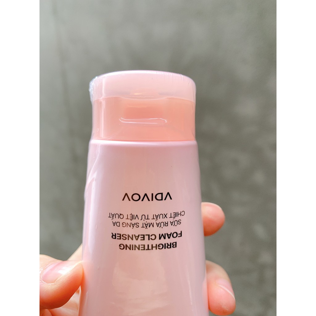 Rửa Mặt Essance Sáng Da Chiết Xuất Việt Quất 100ml