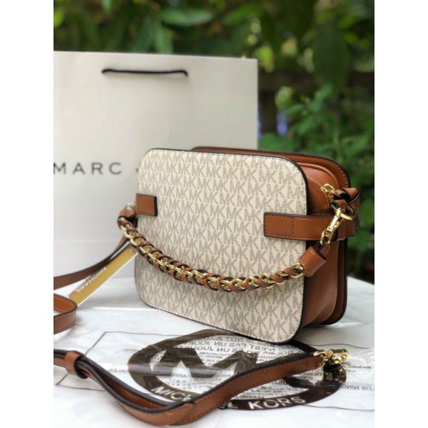 Túi Michael Kors Carmen