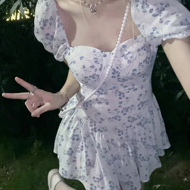 Váy Hoa Nhí Trắng Xanh Tay Phồng Xòe Đầm Ngắn Vải Co Dãn Trễ Vai Có Mút Ngực Hàng Quảng Châu Loại 1