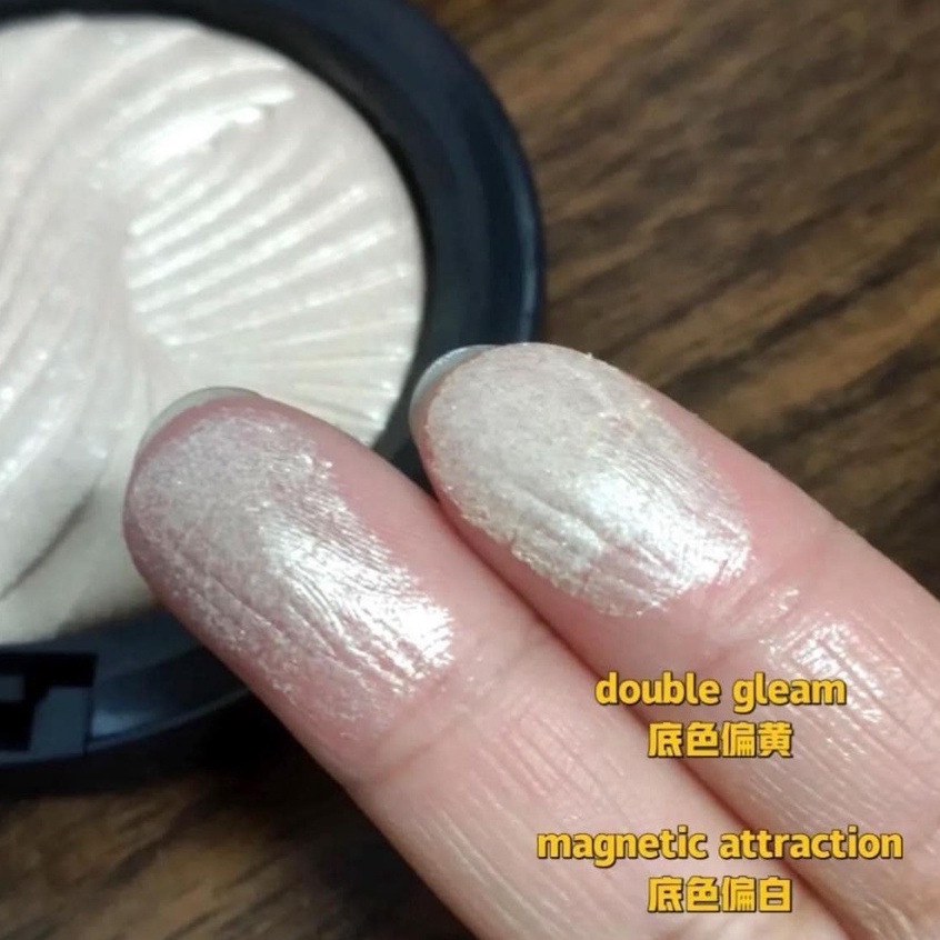 Phấn bắt sáng MAC Extra Dimension Skinfinish màu Double-Gleam và màu Magnetic Attraction