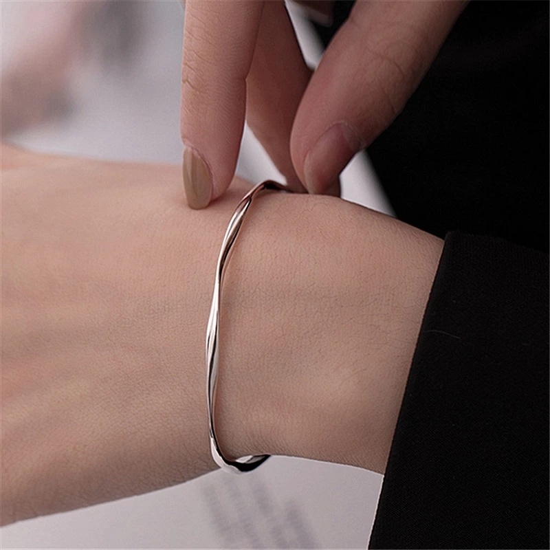 Vòng Tay Hở Họa Tiết Gợn Sóng Thời Trang Cho Nữ
