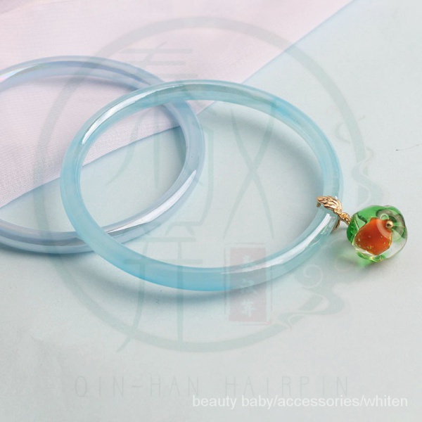 Vòng đeo tay thiết kế có chuông kiểu dáng màu sắc đẹp mắt thời trang dành cho nữ