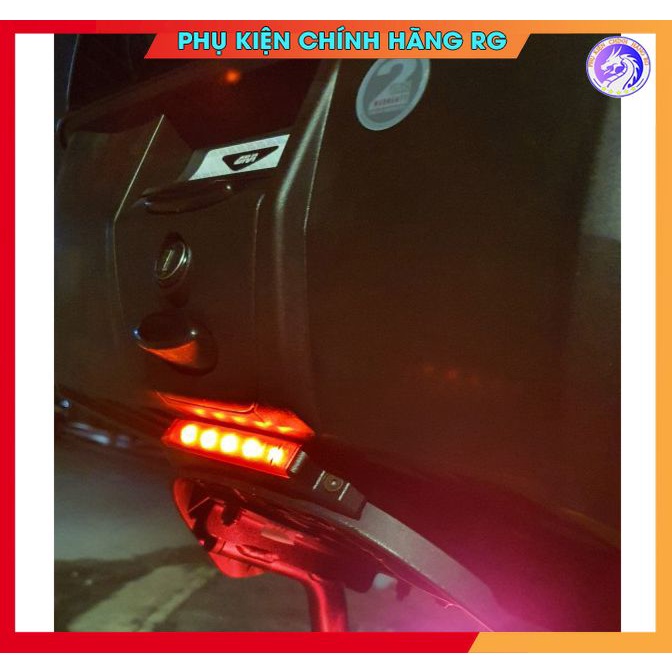 Đèn led stop gắn đế thùng Givi SLMP60NS an toàn khi lái xe vào ban đêm