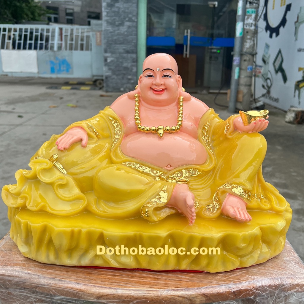 Tượng phật di lặc cầm thỏi vàng bằng đá Việt Nam ngang 40cm – Vàng