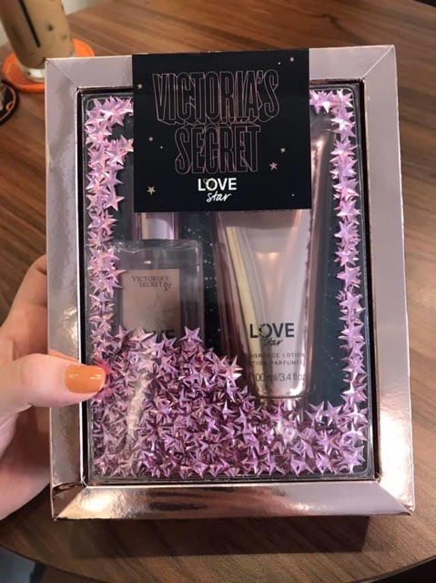 Lotion dưỡng da và nước xịt thơm Victoria Secret hàng chính hãng US. Hương thơm quyến rũ thiết kế tinh tế.Giá 250k/tuýp | BigBuy360 - bigbuy360.vn