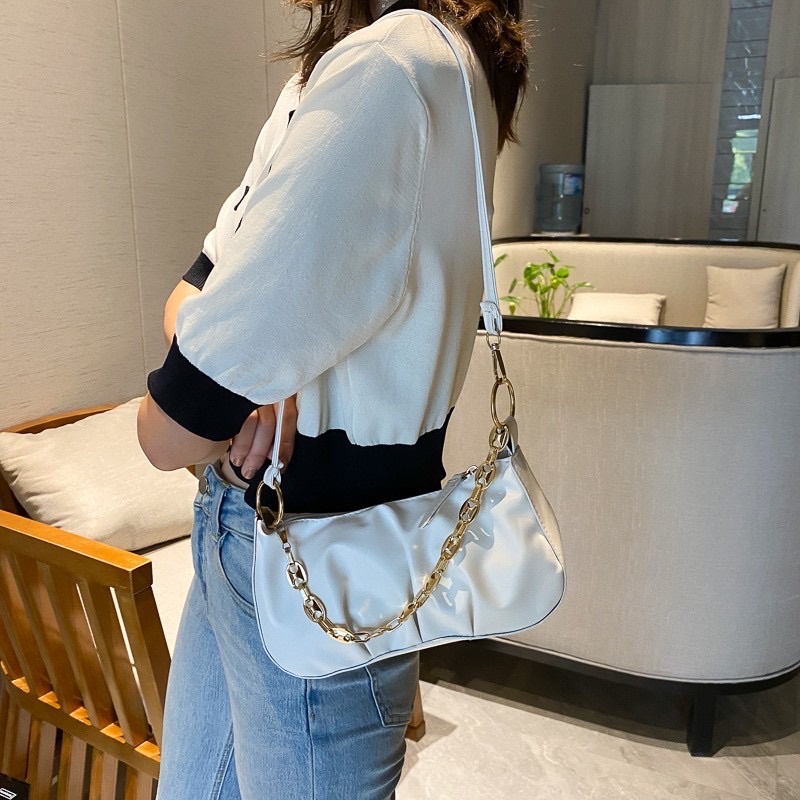 TÚI ĐEO CHÉO NỮ KẸP NÁCH NỮ DA NHÚM PHỐI DÂY XÍCH NGANG SIÊU HOT