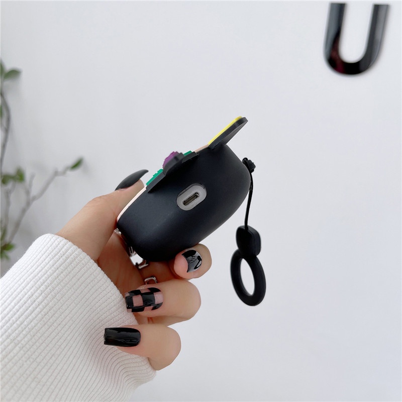 Vỏ Bảo Vệ Hộp Sạc Tai Nghe Airpods 1 & 2 Pro / 3 Gen 2021 Hình Nhãn Hiệu KARL Thời Trang Ốp