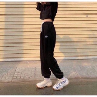 Quần jogger thêu chữ Spun