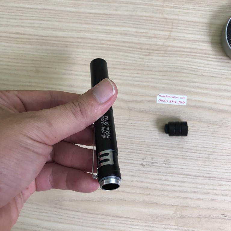 Đèn pin y tế dạng bút Supfire ML01 với 2 màu ánh sáng trắng và vàng thuận tiện –