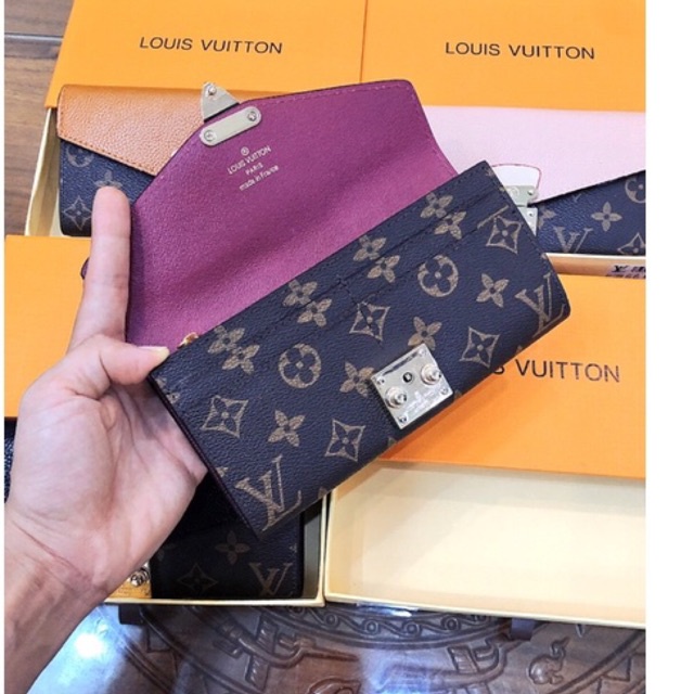 Ví LV phối màu khoá sập dập logo