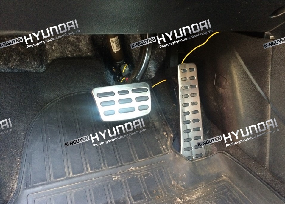 Ốp bàn đạp chân phanh xe Kia, Hyundai Santafe, Kona... dùng chung nhiều loại xe/ Mã số: 328252P000