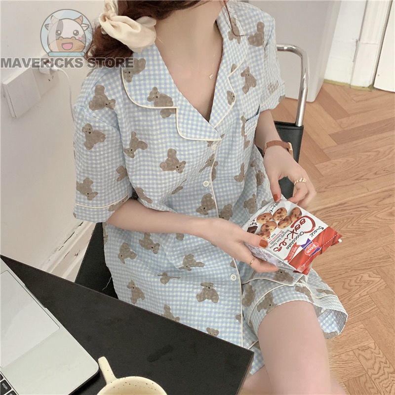 Bộ Đồ Ngủ Áo Tay Ngắn Phối Quần short Họa Tiết Kẻ Sọc Và Gấu Dễ Thương Phong Cách Hàn Quốc Cho Nữ