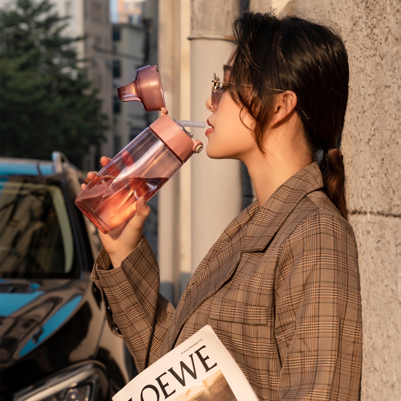 Bình nước Diller DB-015 chống tràn có ống hút tiện lợi dung tích 700ml