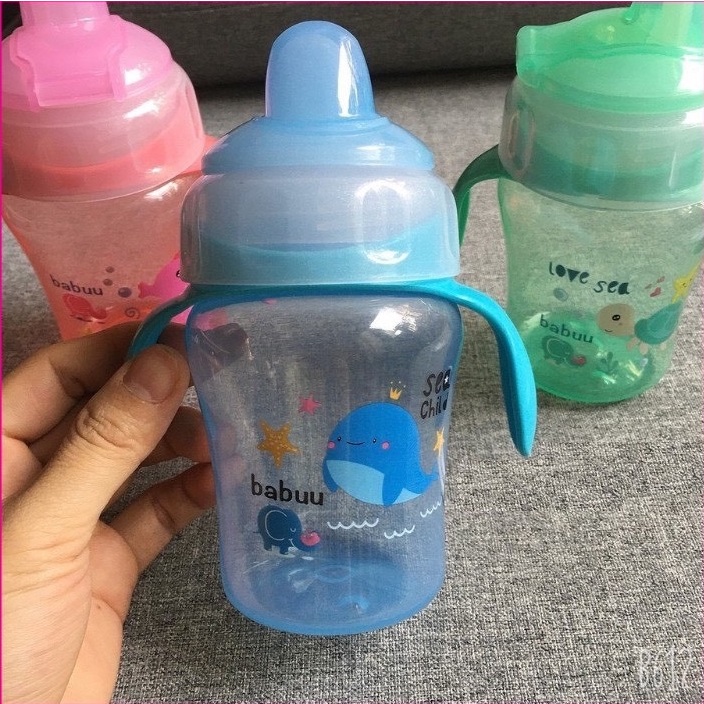 Bình tập uống nước đầu hút silicon mỏ vịt có tay cầm Babuu Nhật Bản 240ml bình nước cho bé đi học Homedy Kids BN09