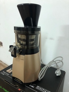 Máy ép chậm trái cây Hurom HU - 19SGM ( Giữ Nguyên Vị Trái Cây )