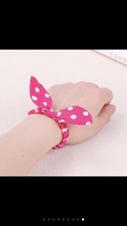 Buộc tóc nơ dễ thương