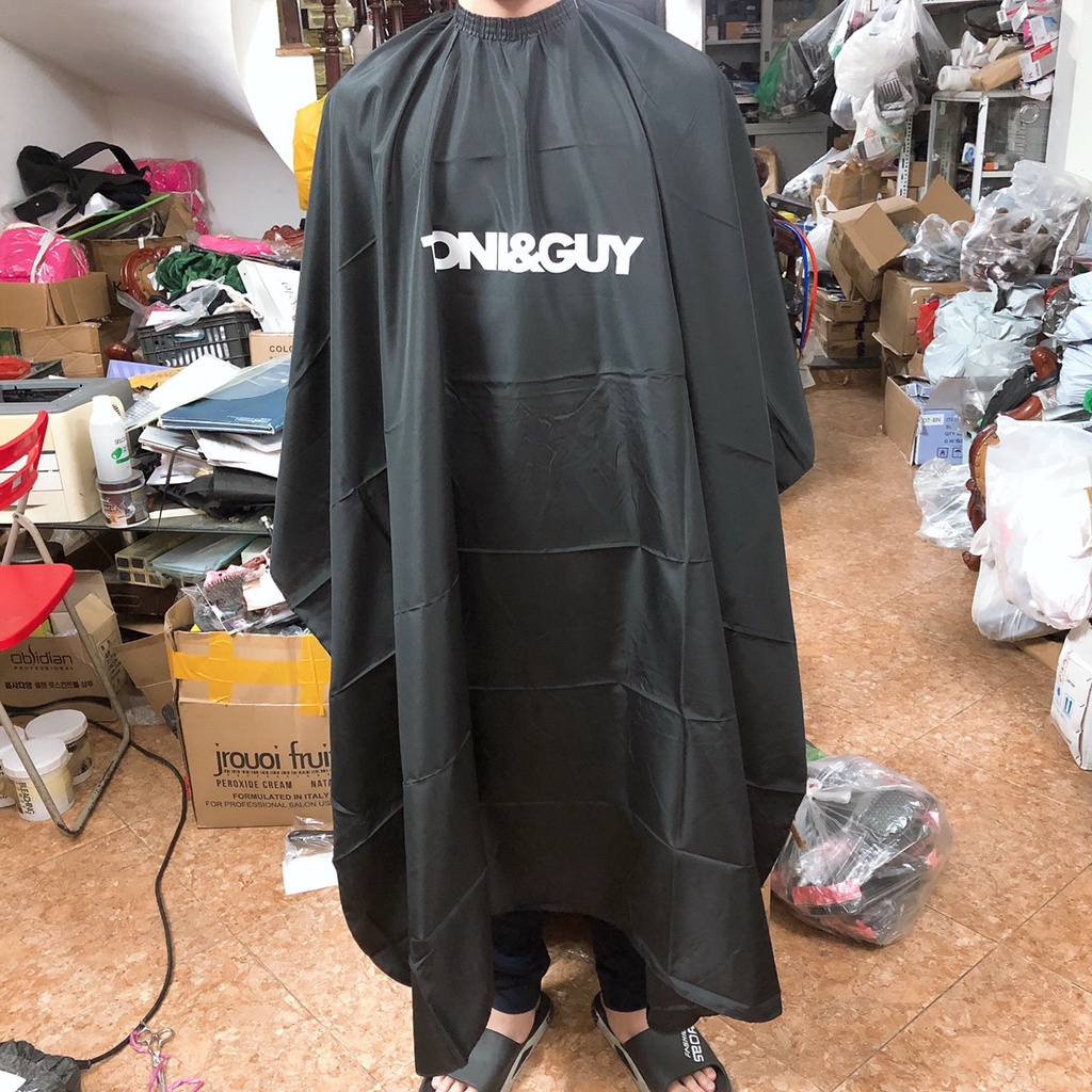 Khăn choàng cắt tóc chữ Loreal hoặc Tony Guy giao màu ngẫu nhiên