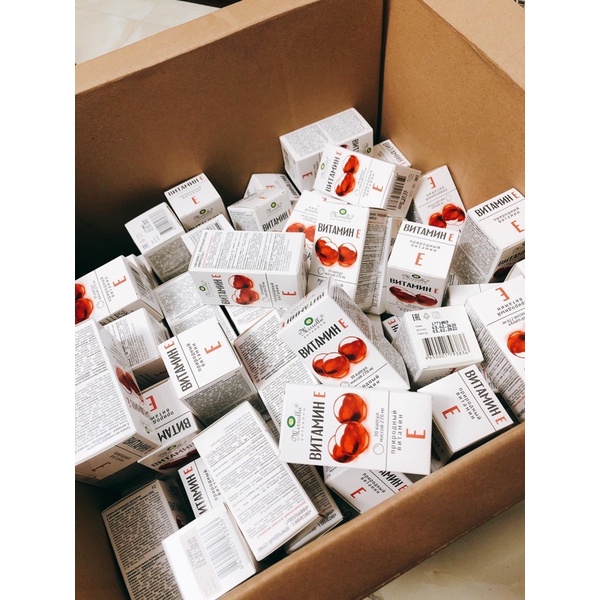 Vitamin E 270mg , mỗi lọ 30v