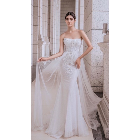 Đuôi rời váy cưới siêu sang