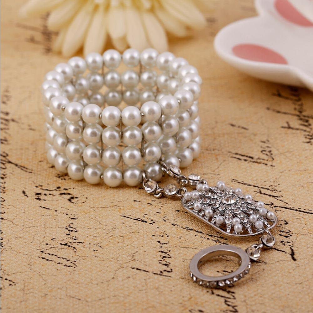 Vòng đeo tay xâu ngọc trai chiều dài 20cm gắn nhẫn đường kính 2cm theo phong cách The Great Gatsby cho bạn nữ
