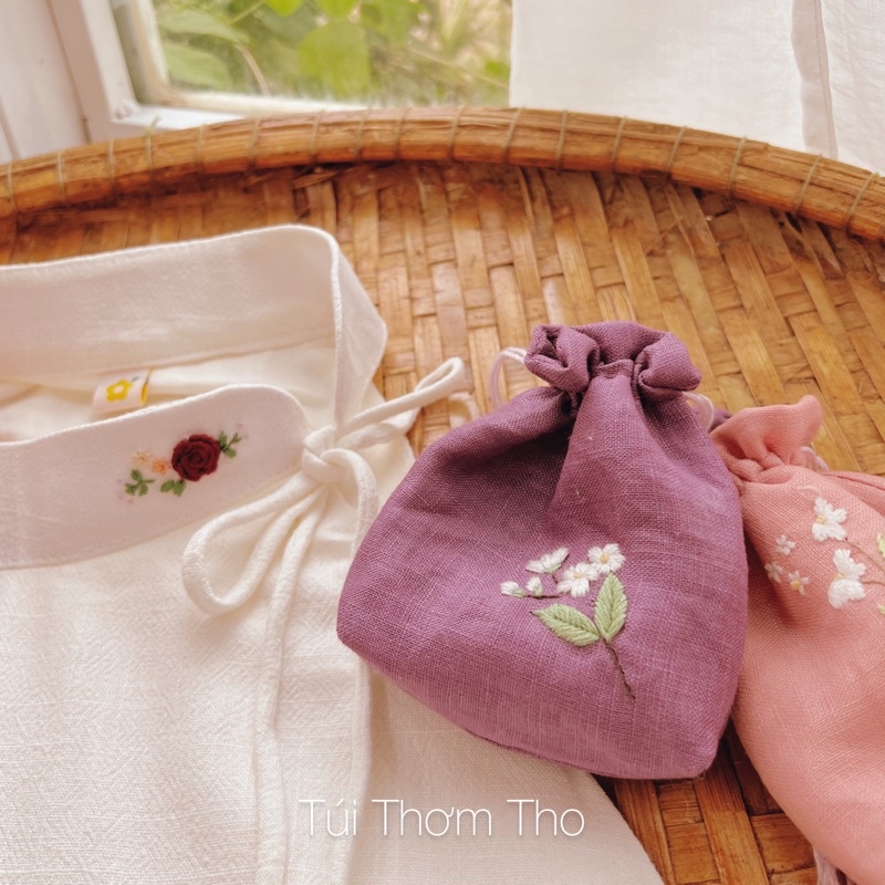 Túi vải linen Thơm Tho thêu hoa - phiên bản bé tí đựng trang sức - 0303 studio